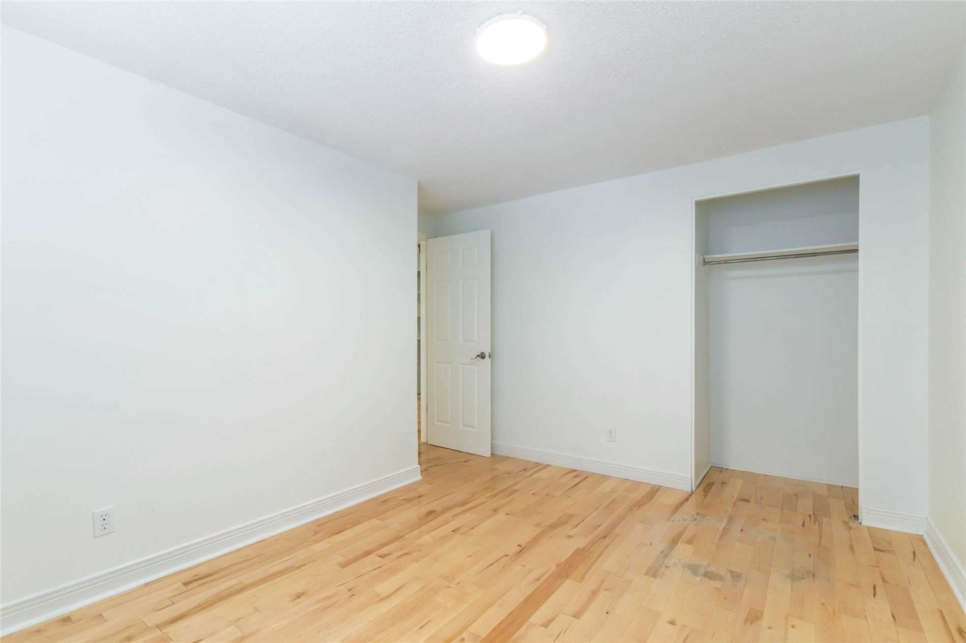 65 Balfour Cres