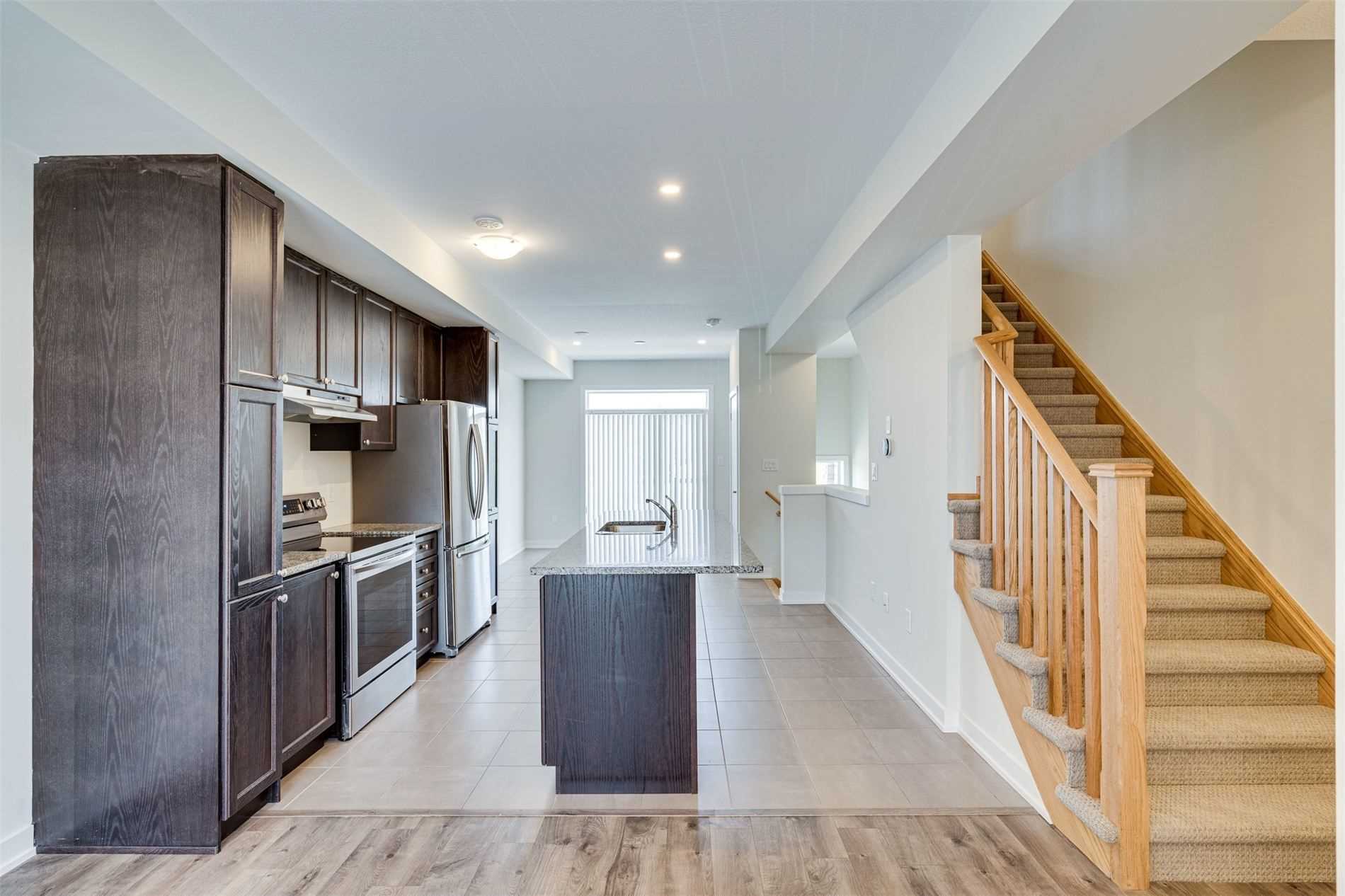 590 North Service Rd, #31