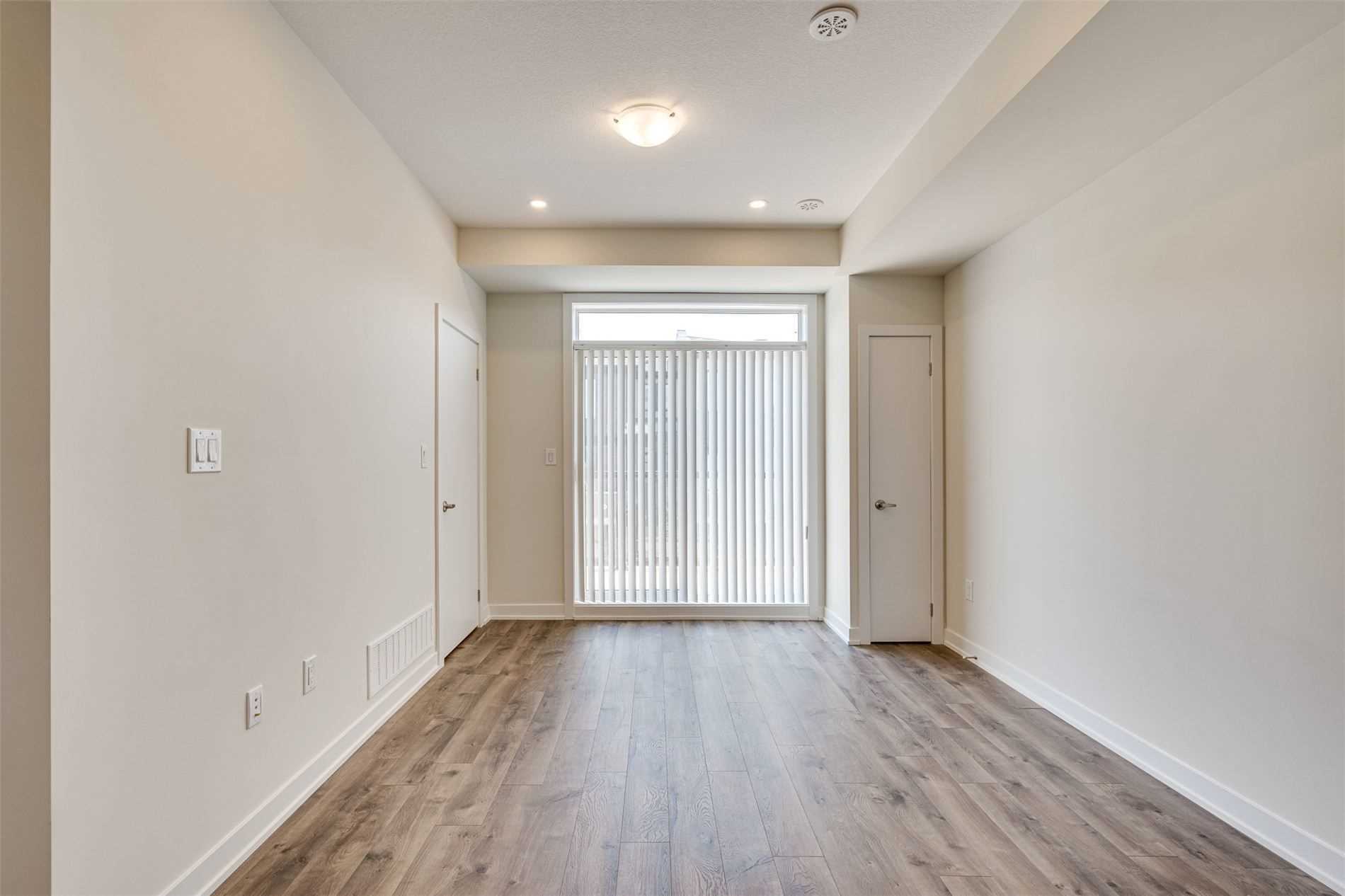 590 North Service Rd, #31