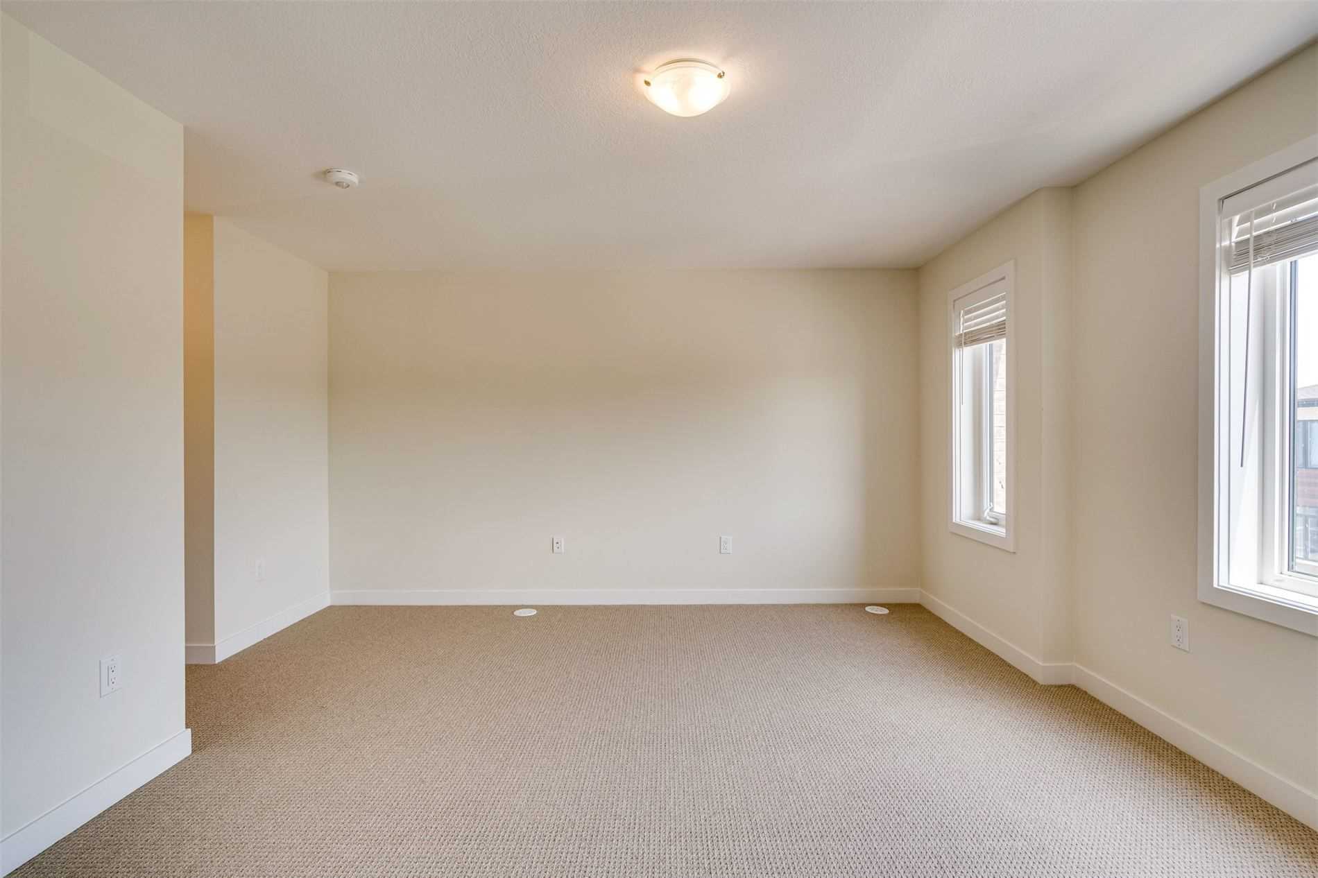 590 North Service Rd, #31