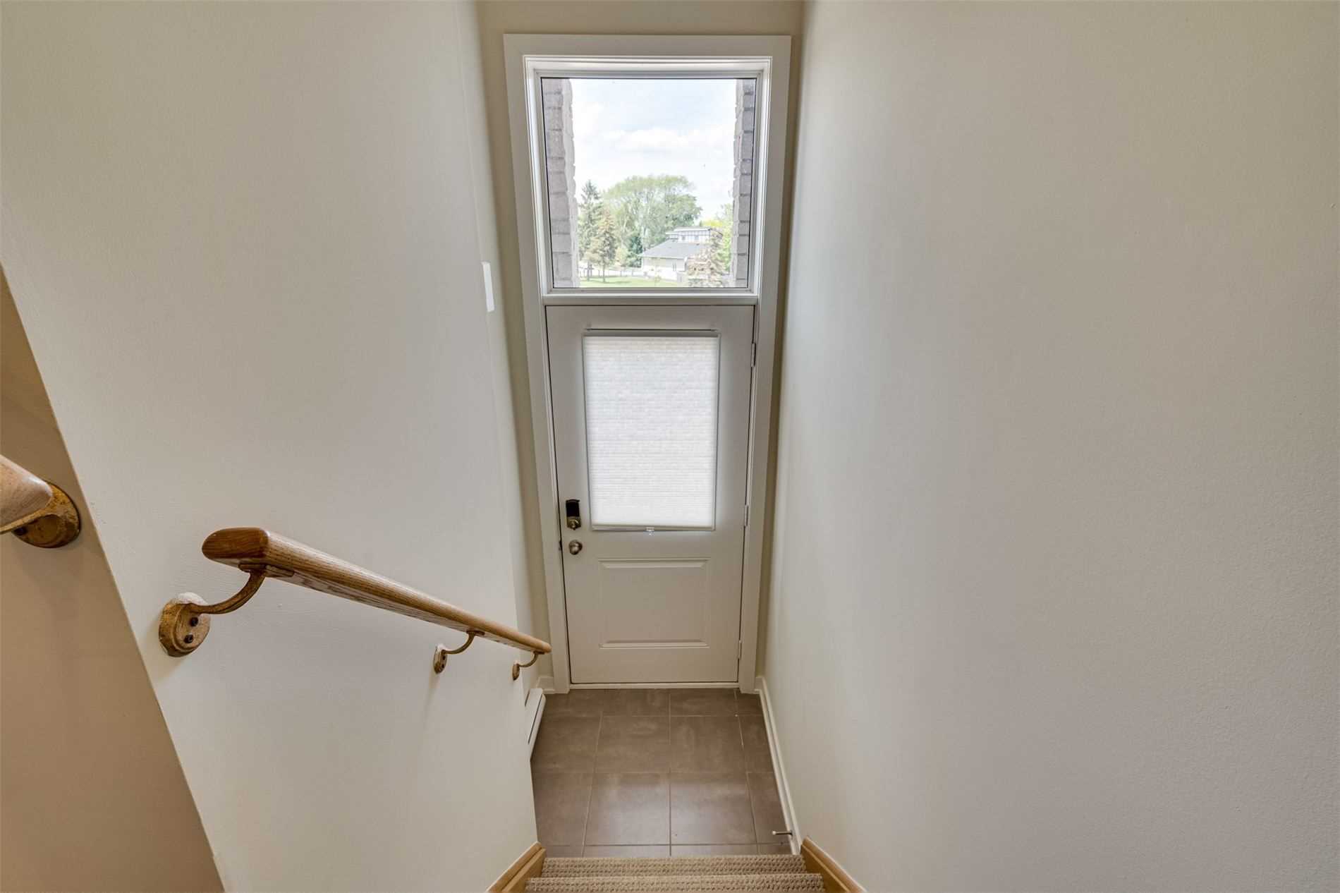 590 North Service Rd, #31