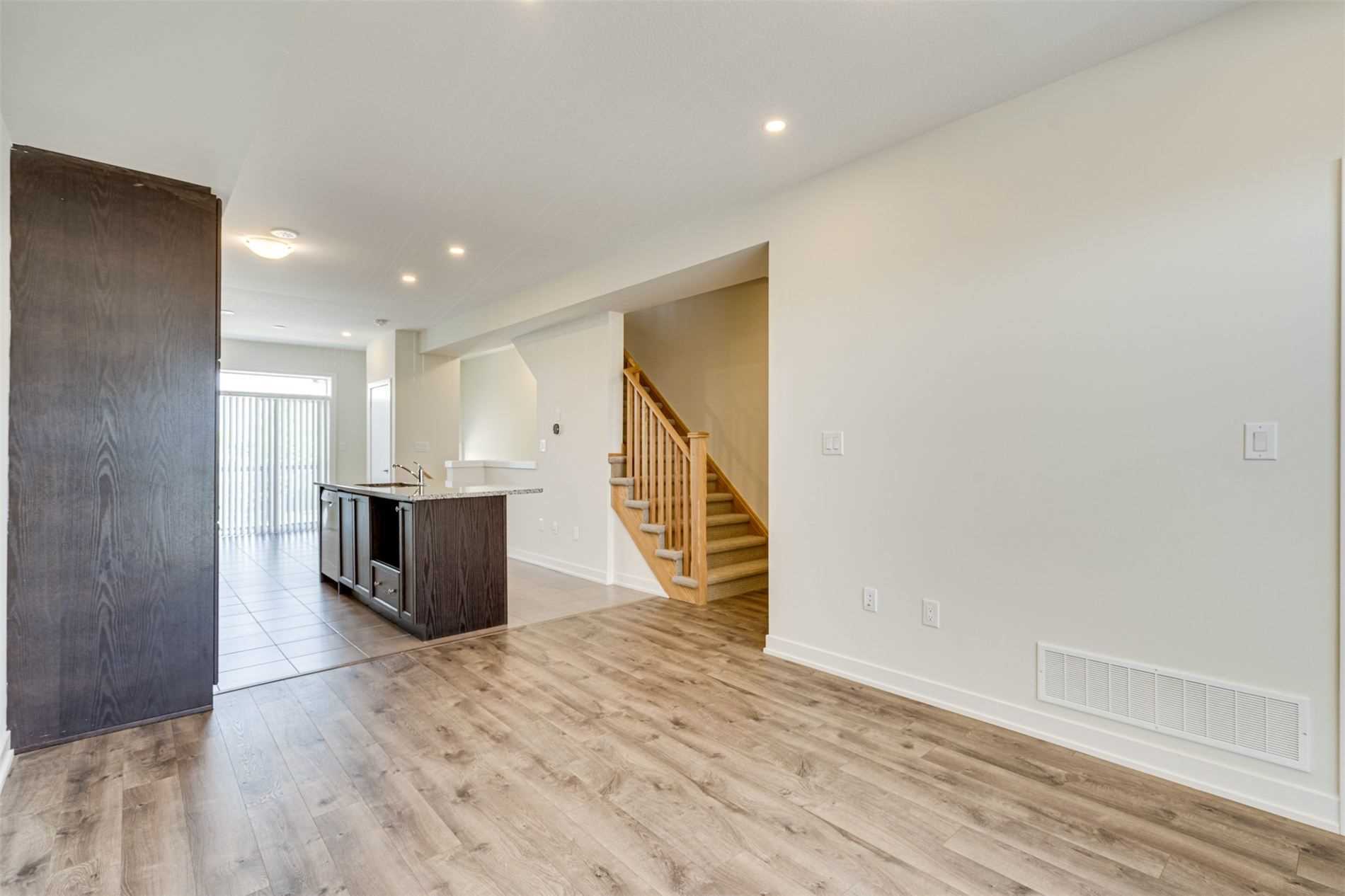 590 North Service Rd, #31