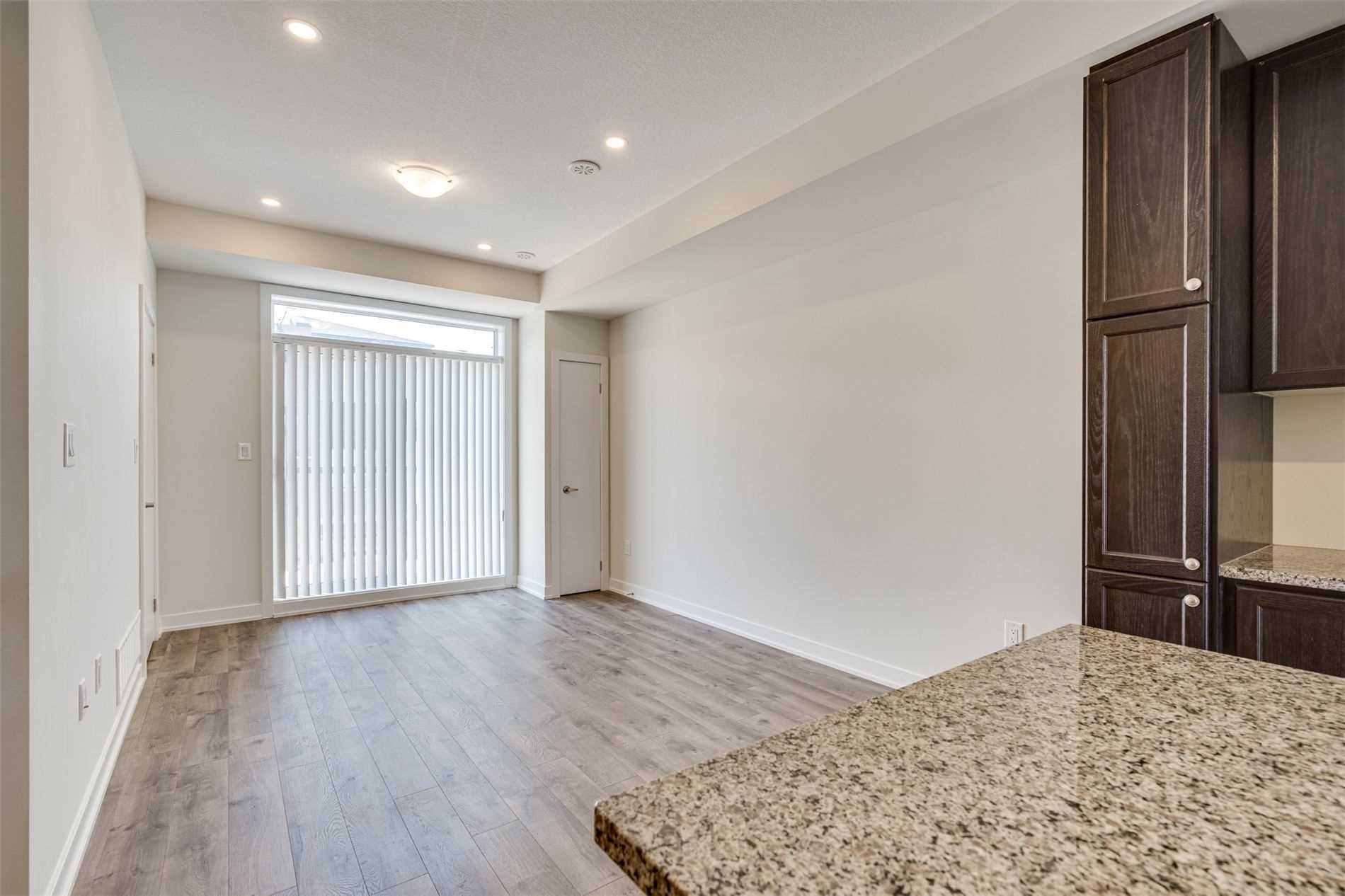 590 North Service Rd, #31
