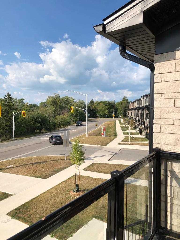 590 North Service Rd, #31