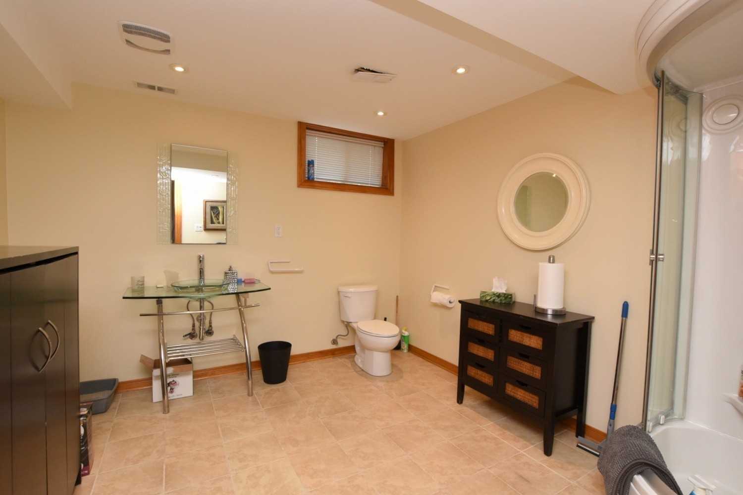 24 Farmingdale Cres