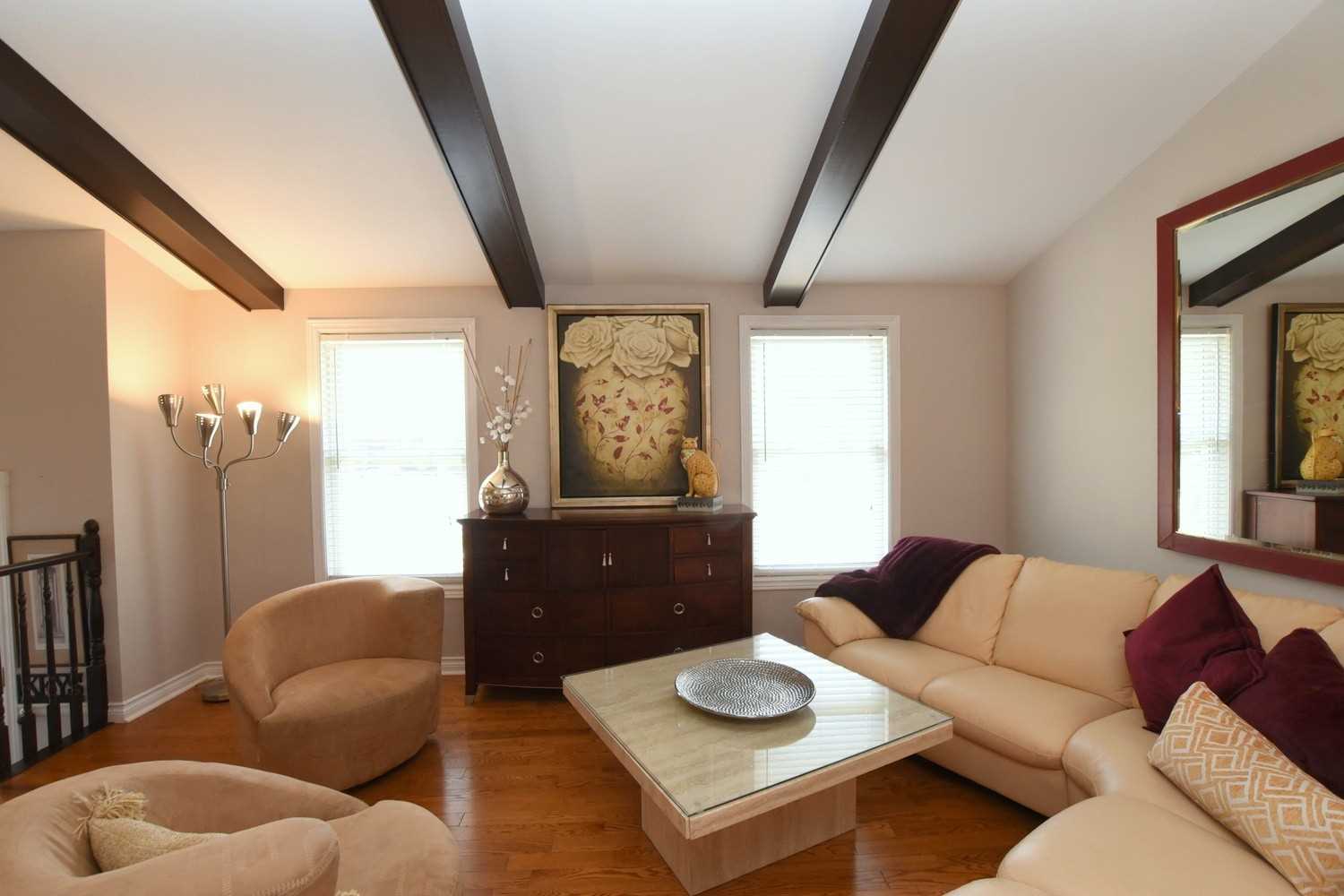 24 Farmingdale Cres