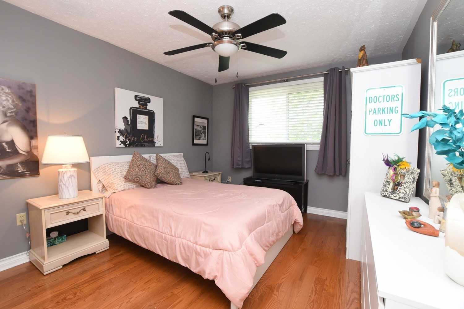 24 Farmingdale Cres