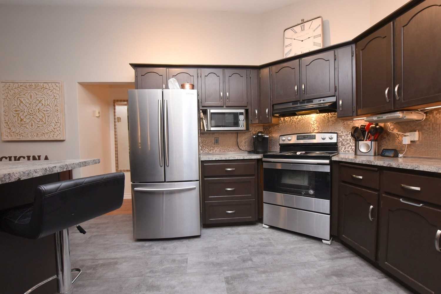 24 Farmingdale Cres