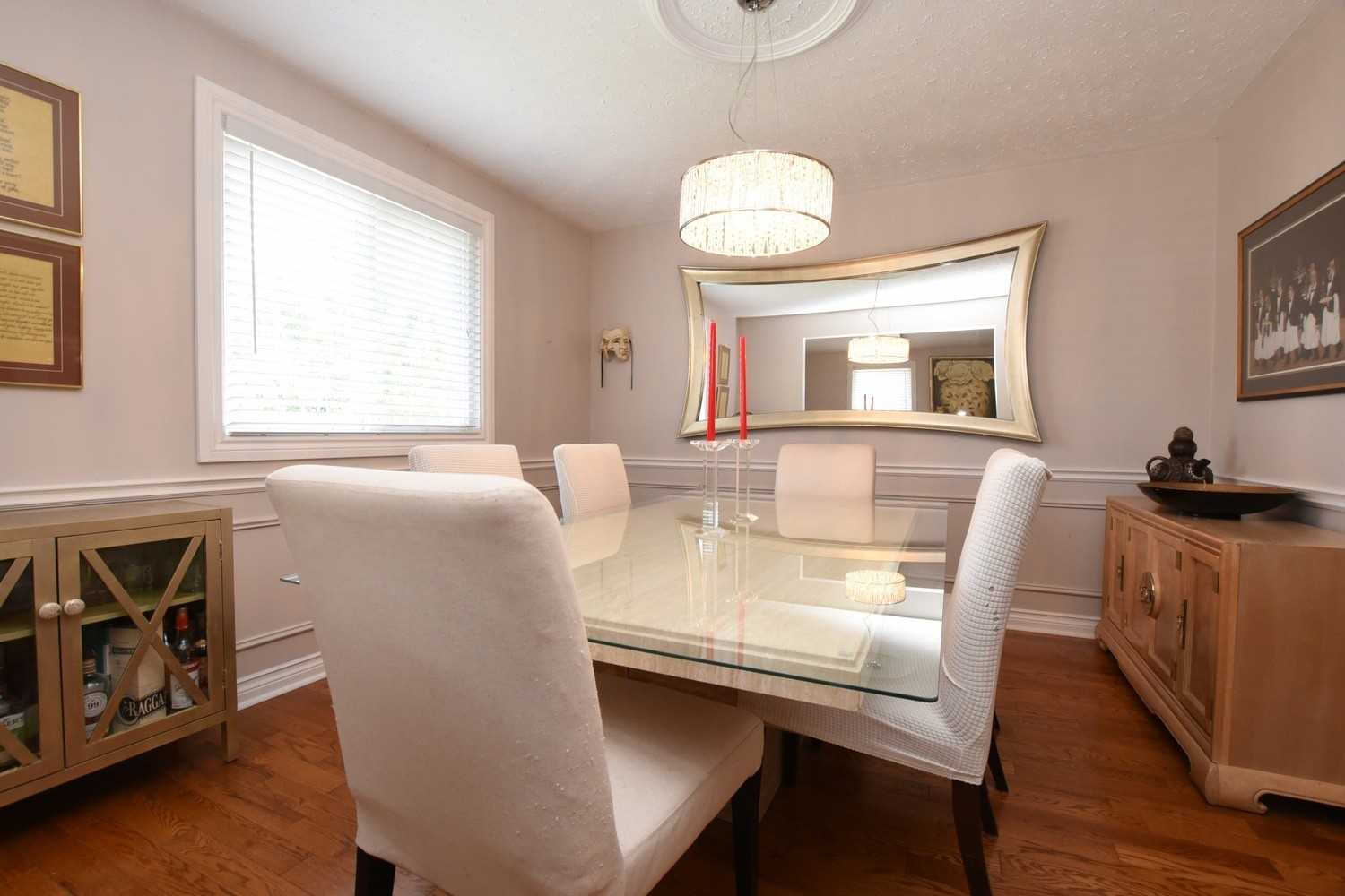 24 Farmingdale Cres