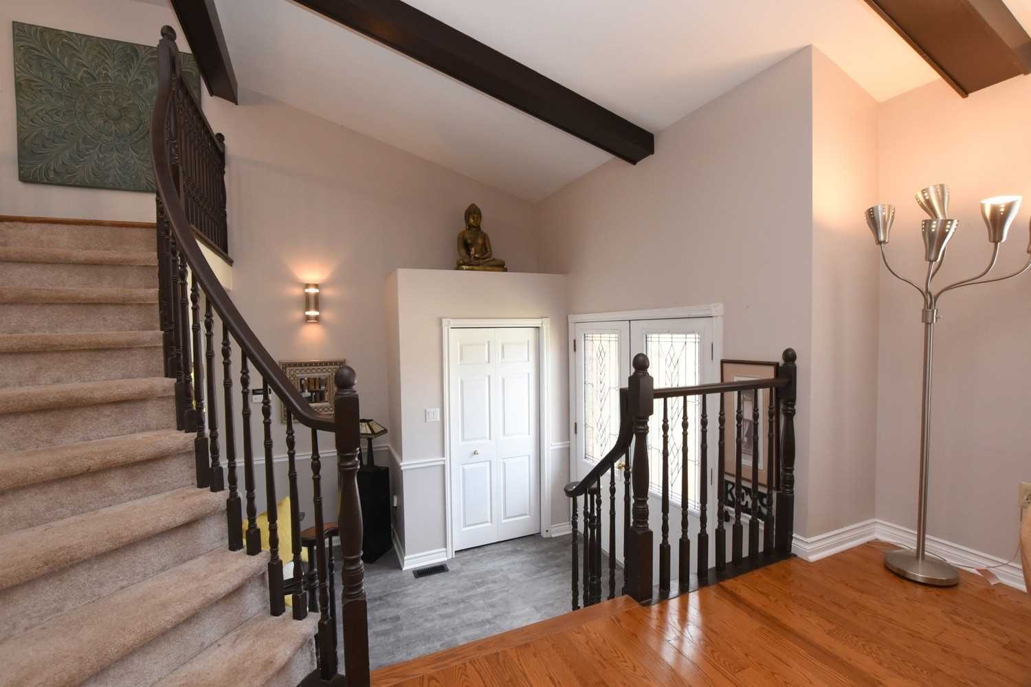 24 Farmingdale Cres