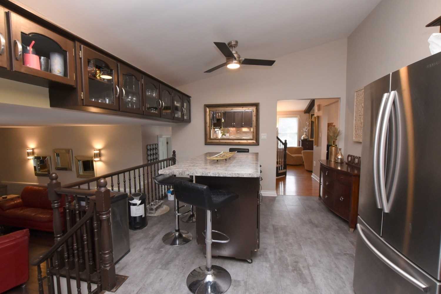 24 Farmingdale Cres