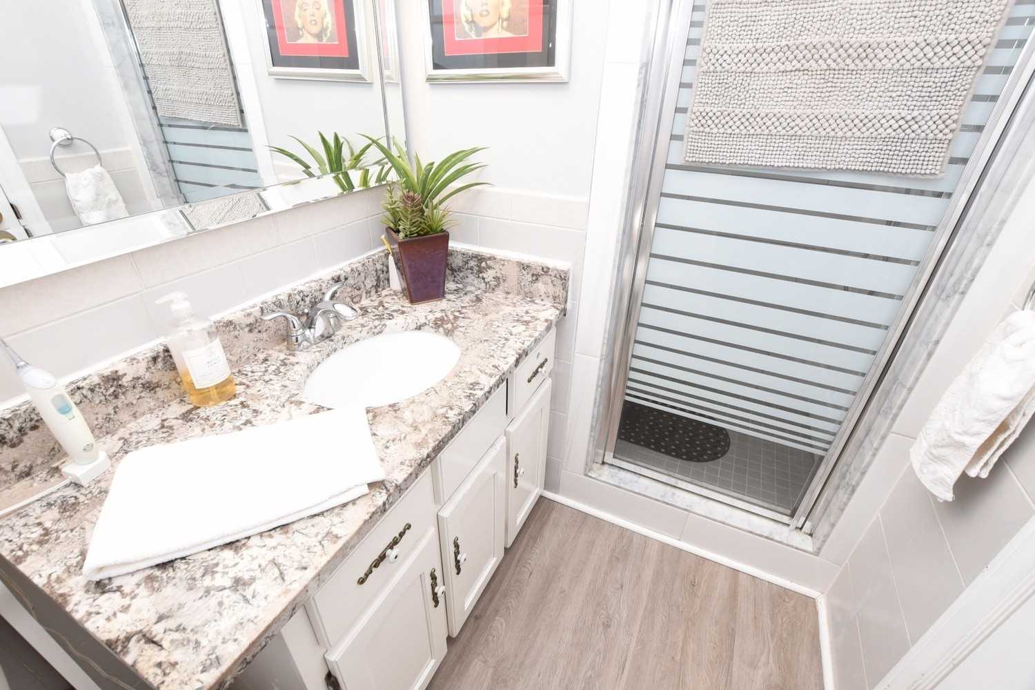 24 Farmingdale Cres