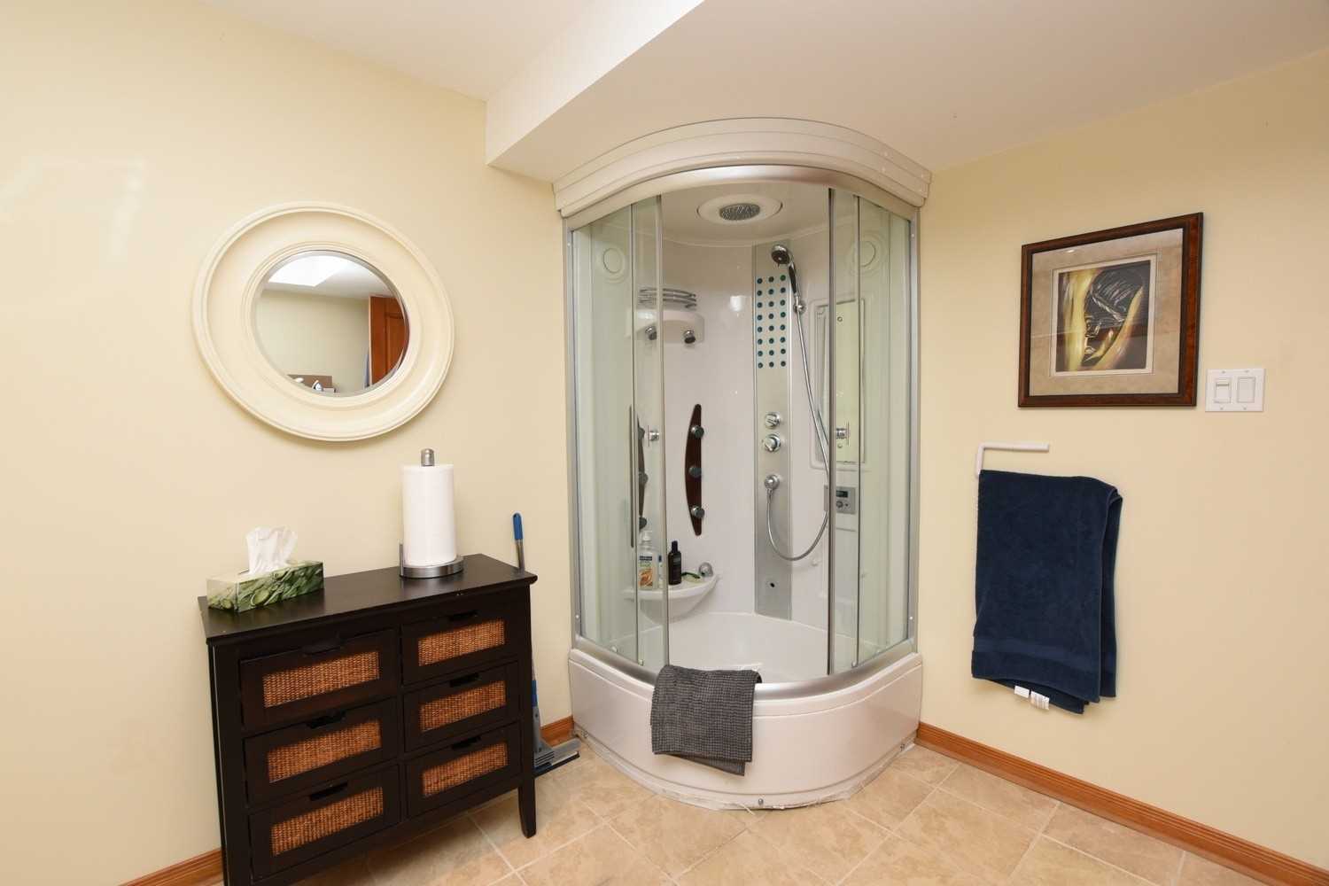 24 Farmingdale Cres