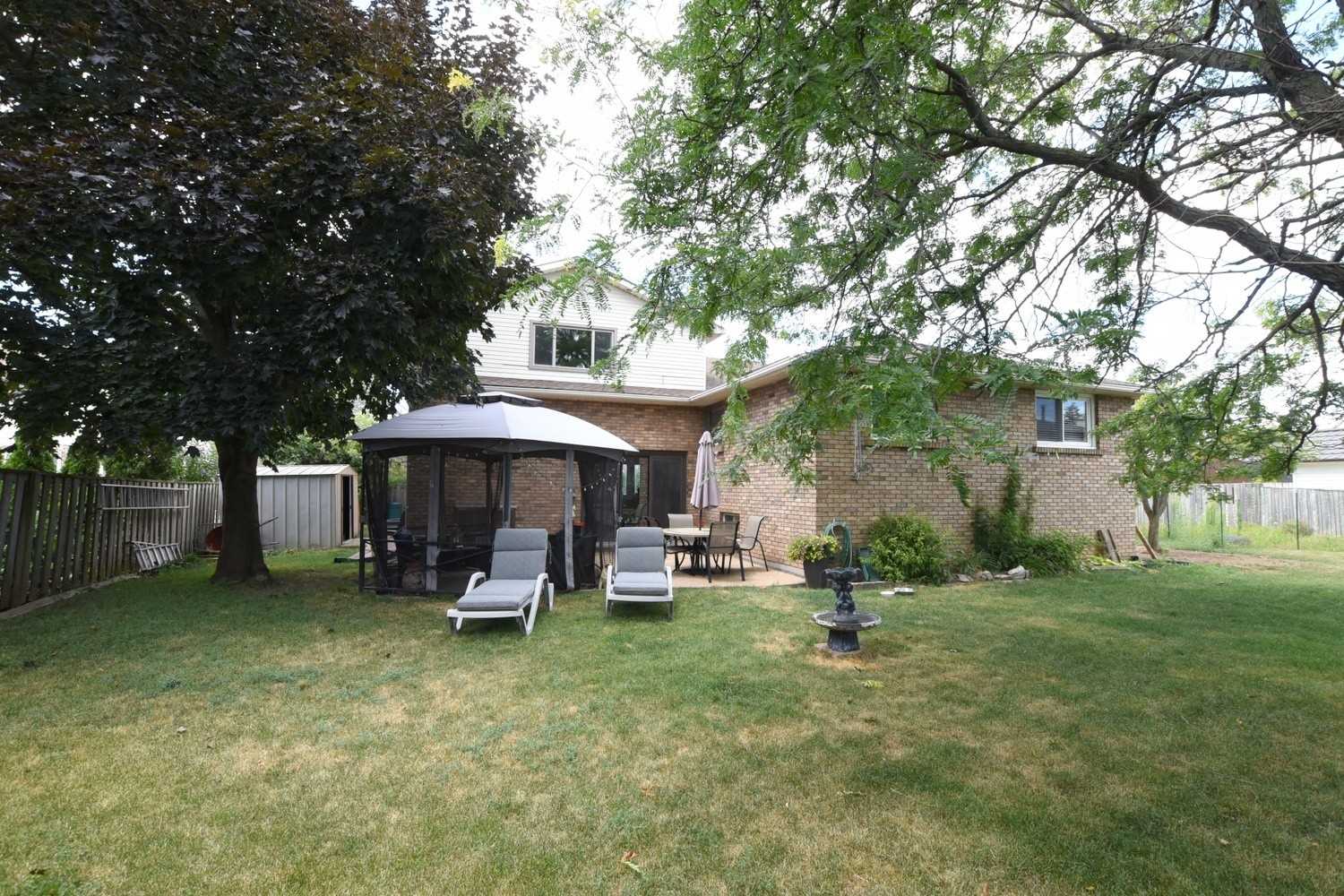 24 Farmingdale Cres