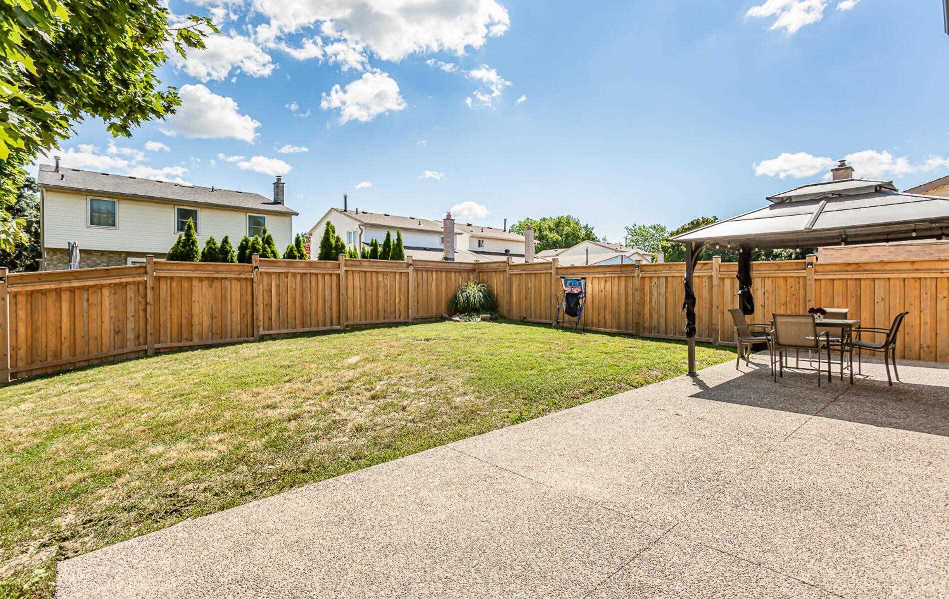 69 Dalton Cres