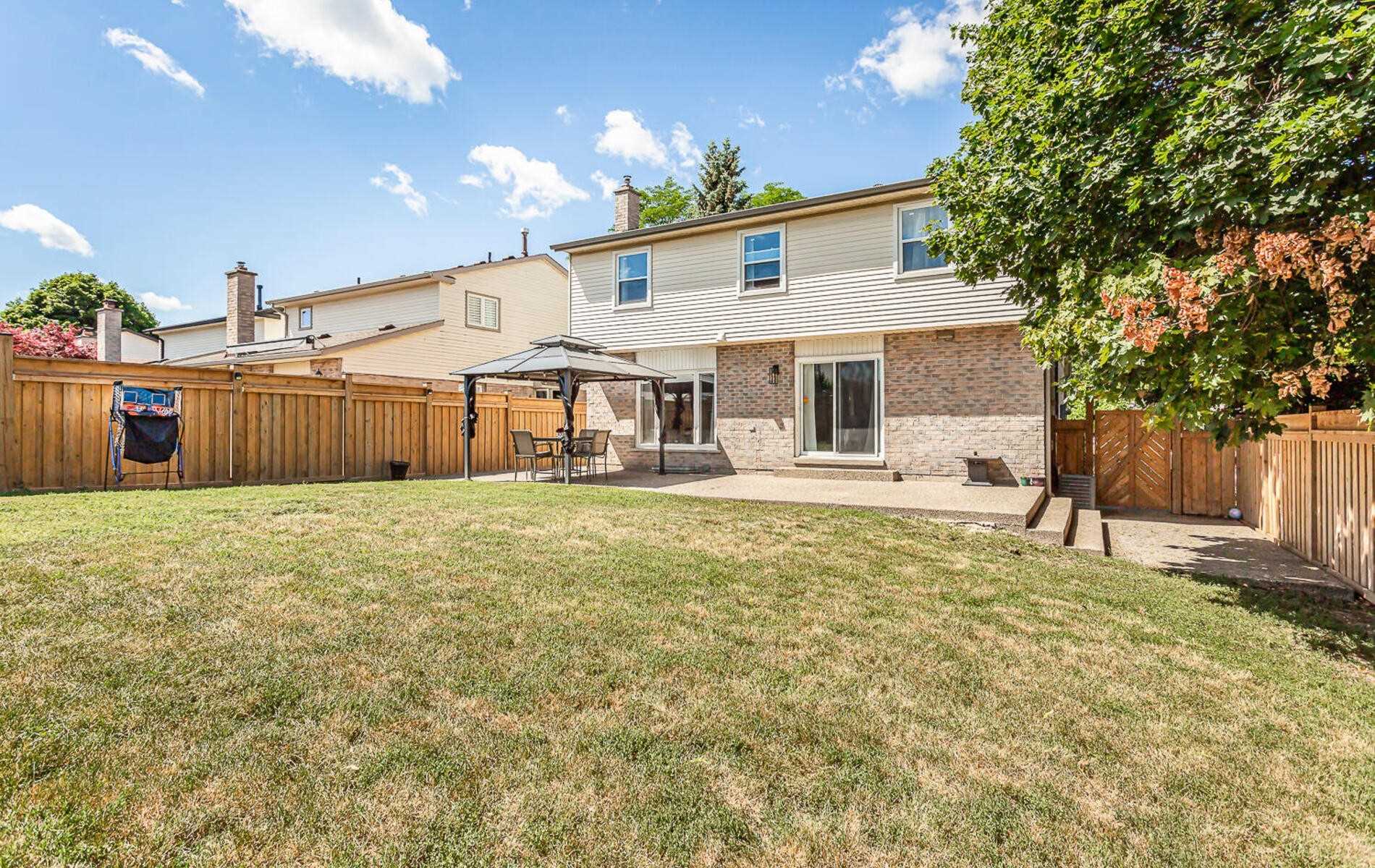 69 Dalton Cres