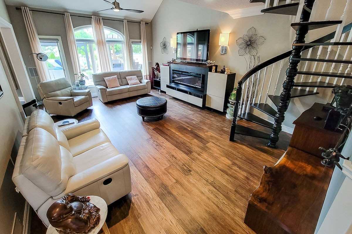 71 Richmond Cres