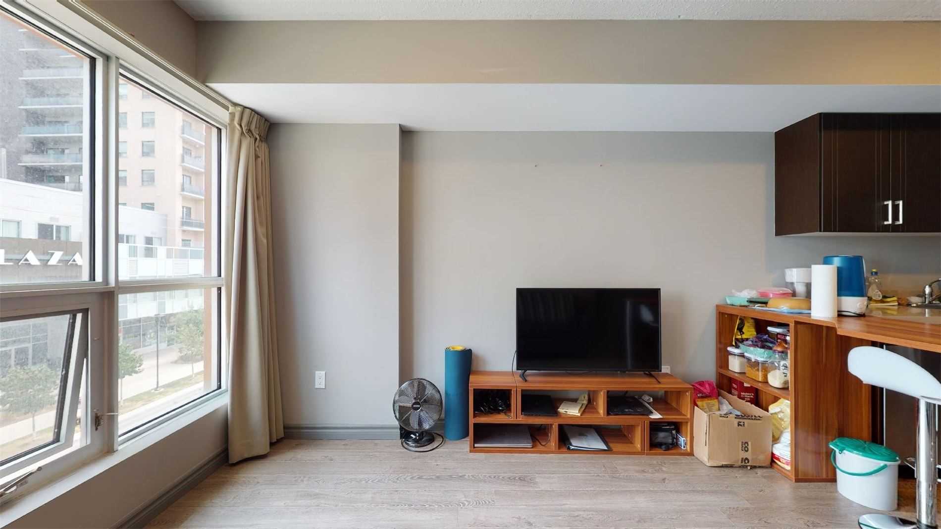 321 Spruce St, #303