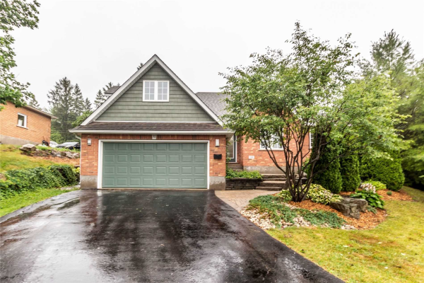 32 Dickinson Crt, Centre Wellington