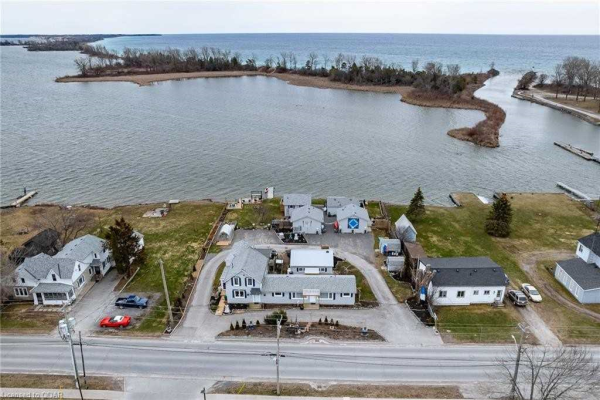 137 Main St, Prince Edward County