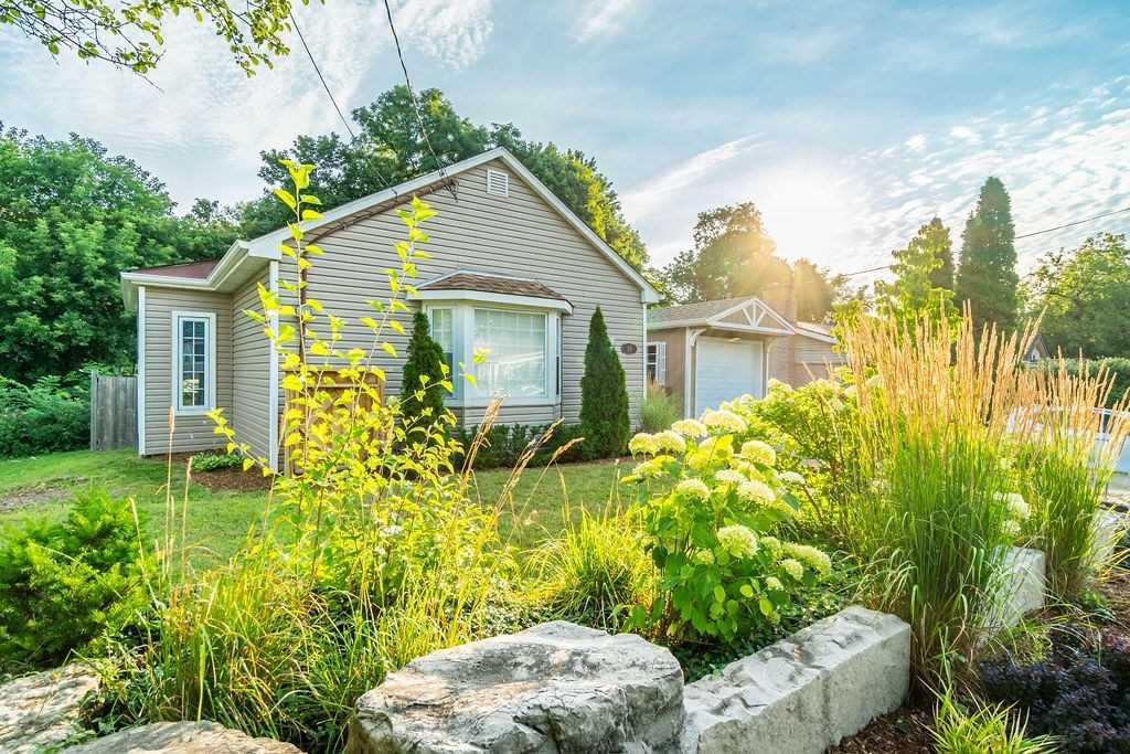 19 Lorne Ave