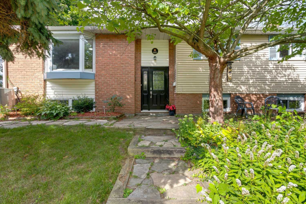 605 Mackechnie Cres, Cobourg