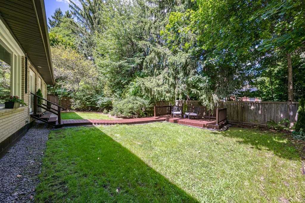 83 Jerseyville Rd E