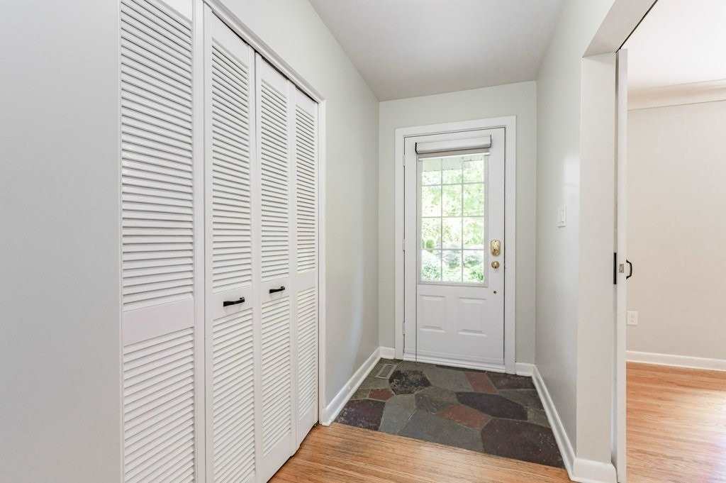 83 Jerseyville Rd E