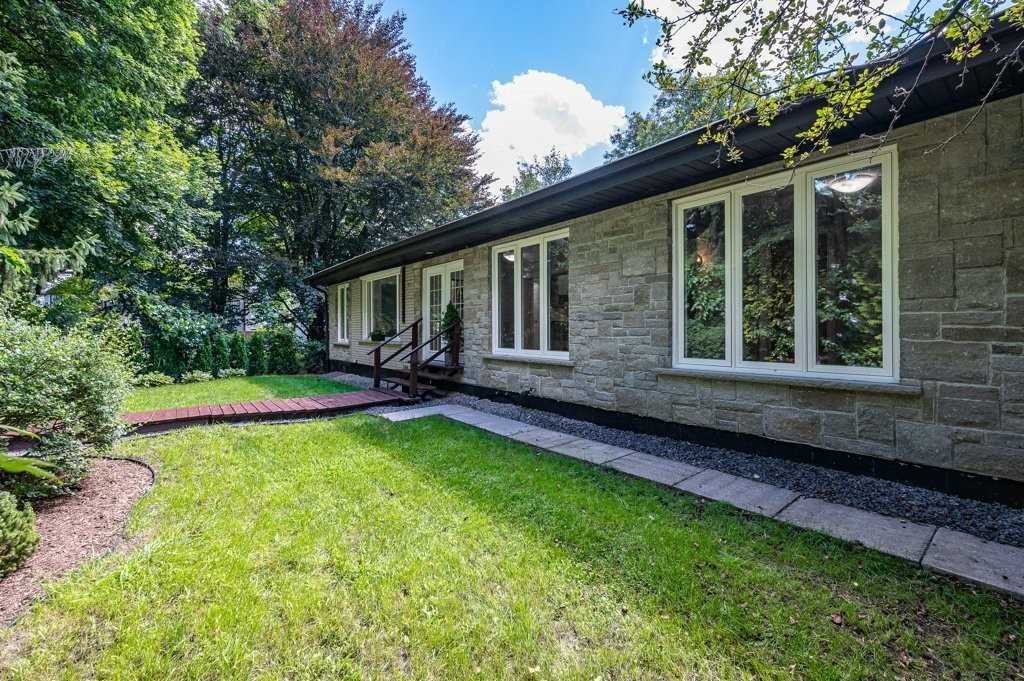 83 Jerseyville Rd E