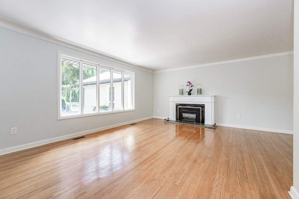 83 Jerseyville Rd E