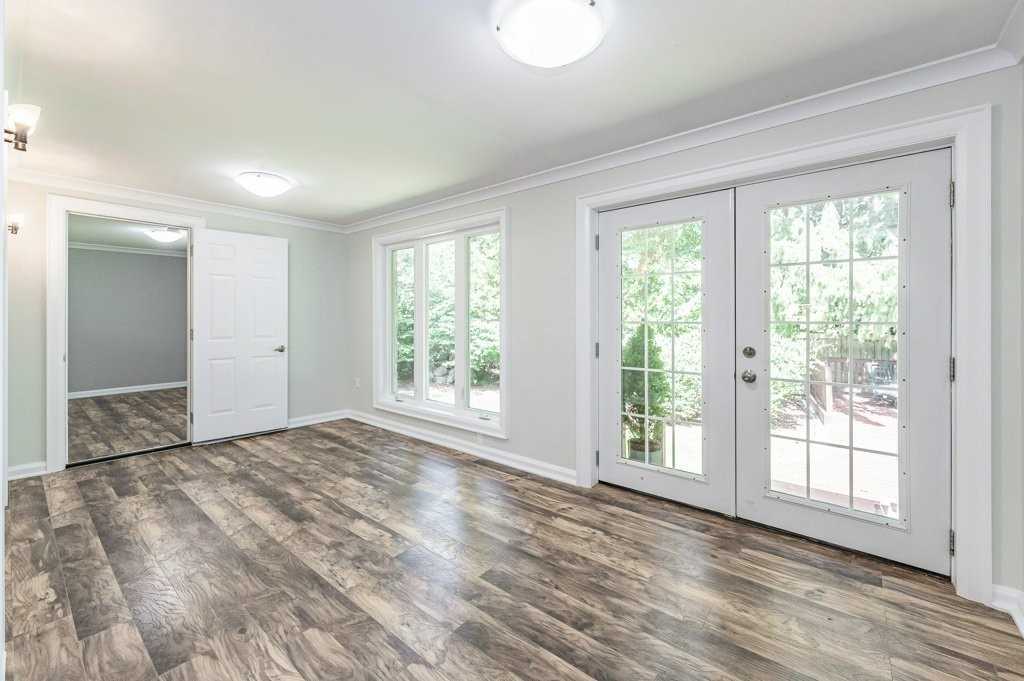 83 Jerseyville Rd E
