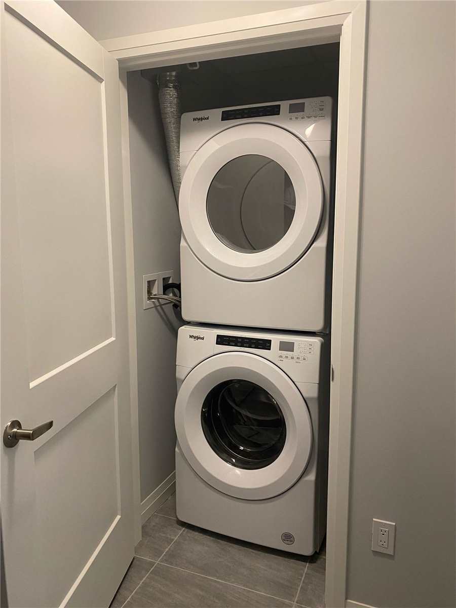 108 Garment St, #401