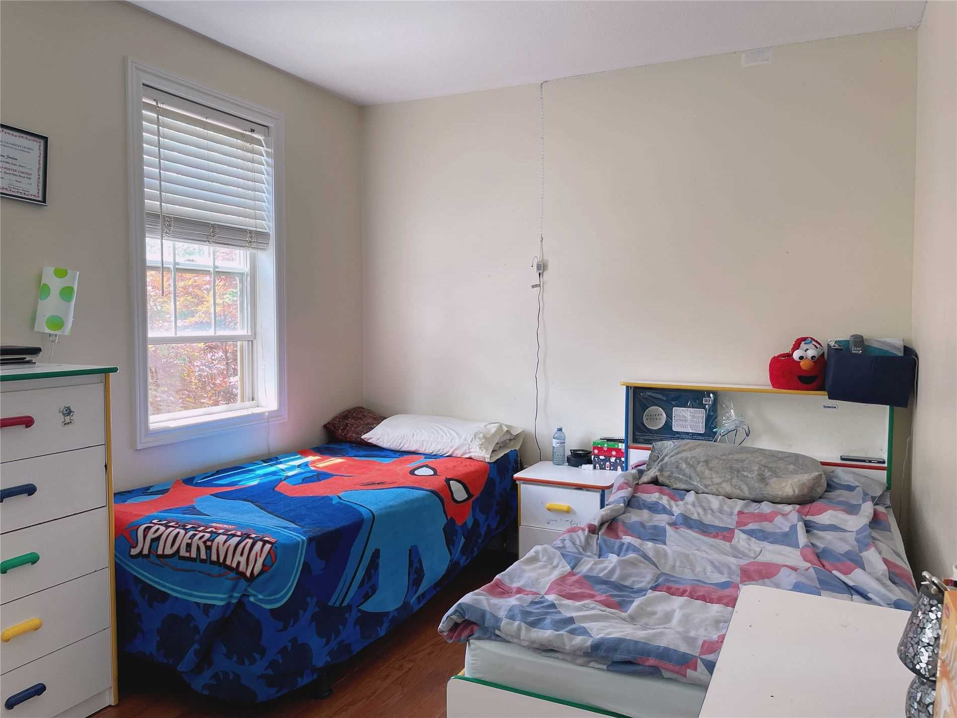 30 Robertson Rd