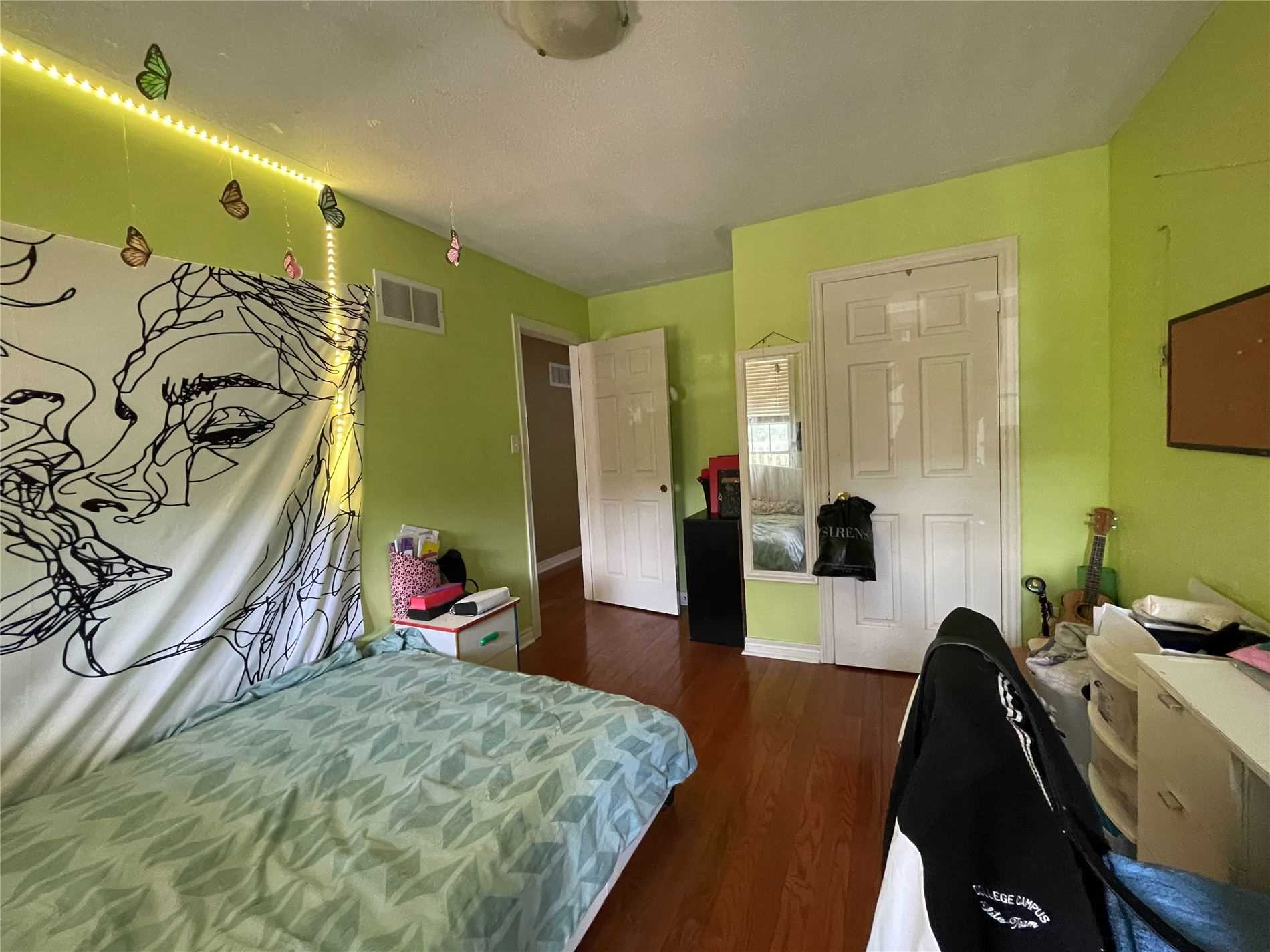 30 Robertson Rd