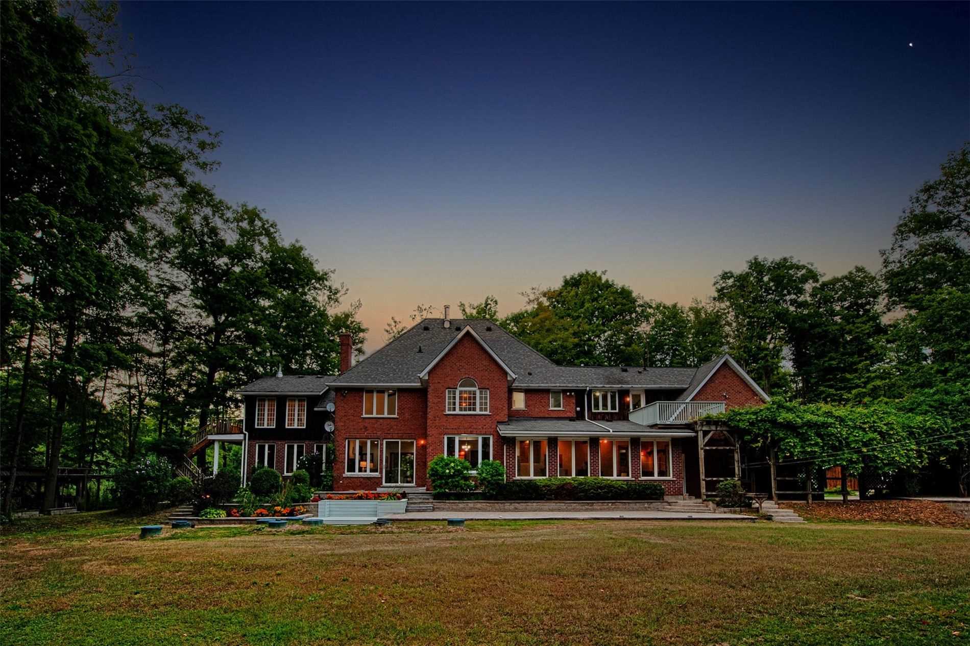 902 Shaver Rd