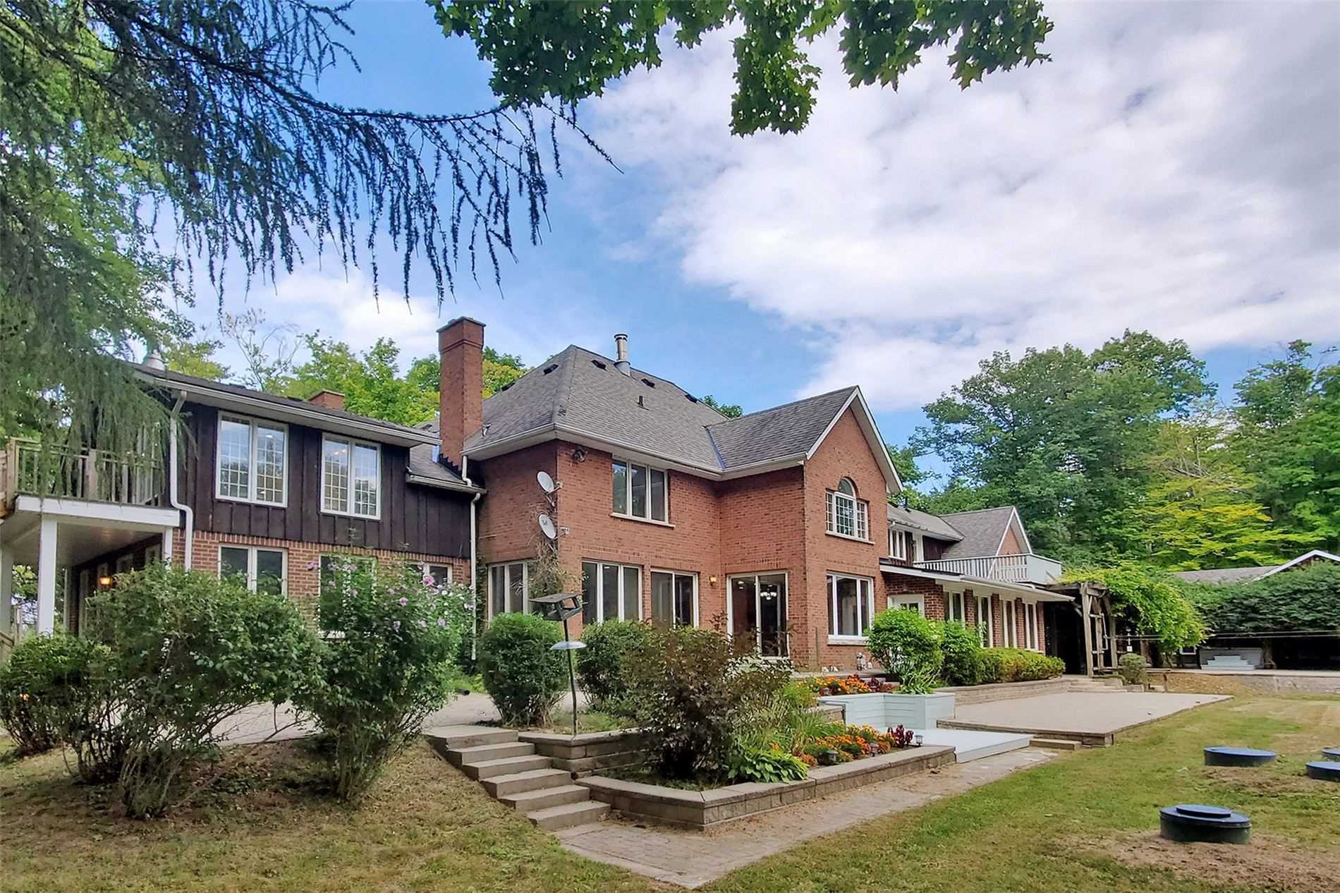 902 Shaver Rd