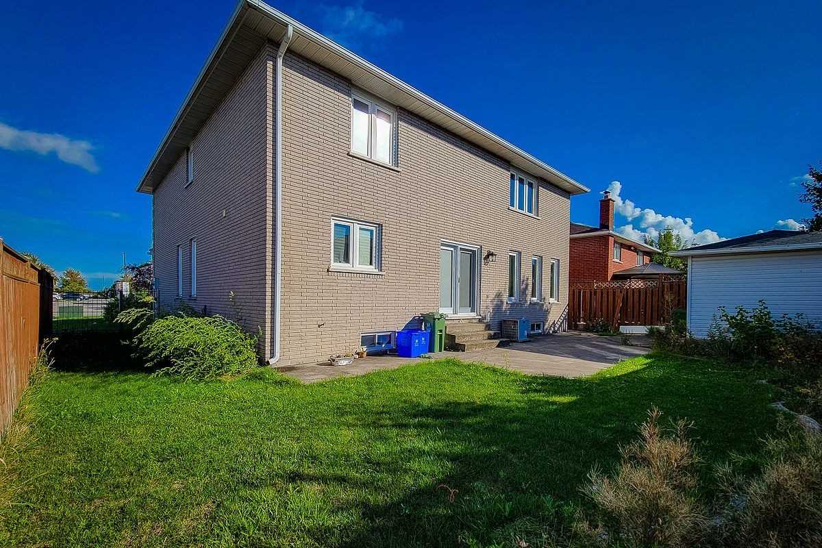 32 Pinewoods Dr