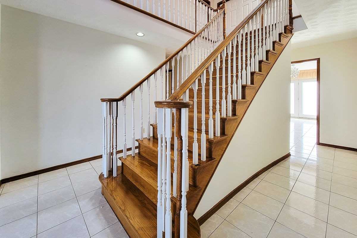 32 Pinewoods Dr