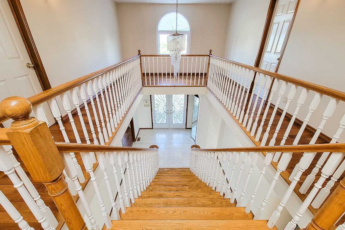 32 Pinewoods Dr