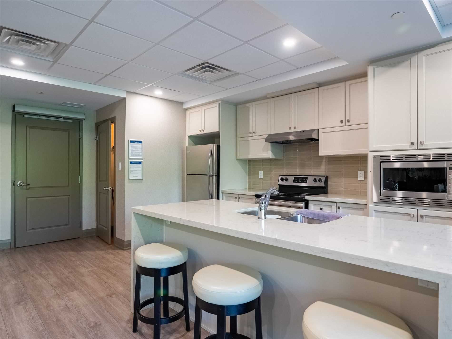 125 Shoreview Pl, #602