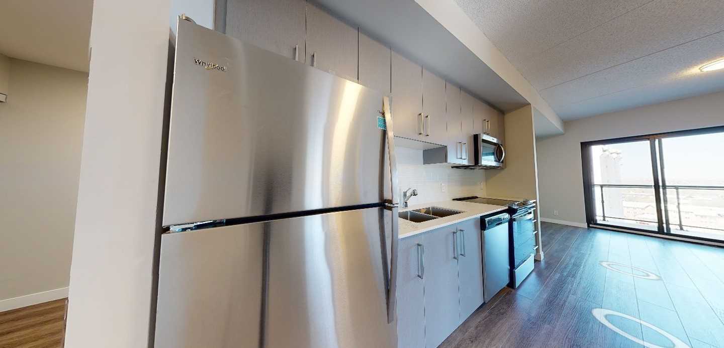 15 Queen St S, #1611