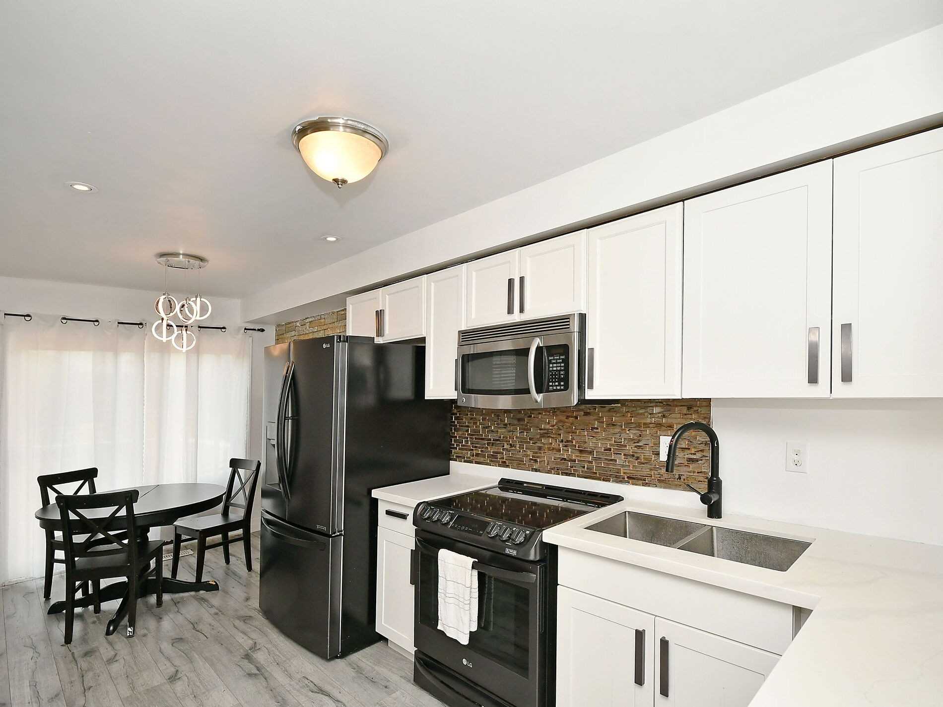 82 Trowbridge Street