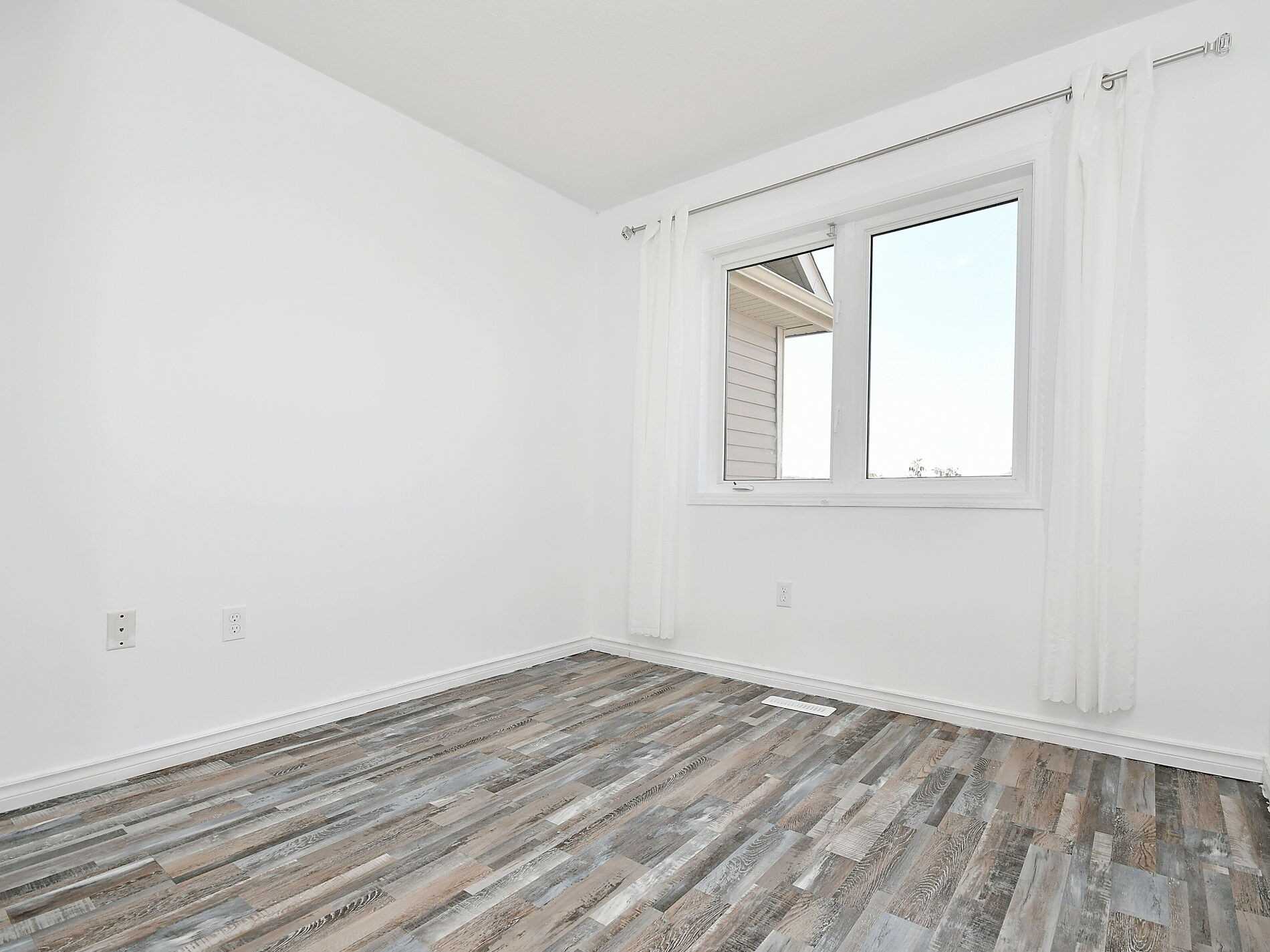 82 Trowbridge Street