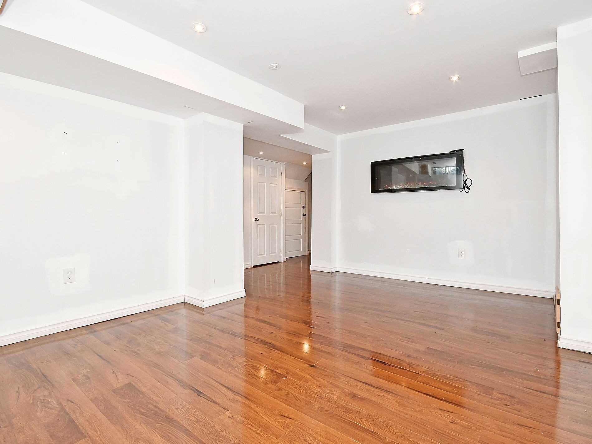 82 Trowbridge Street