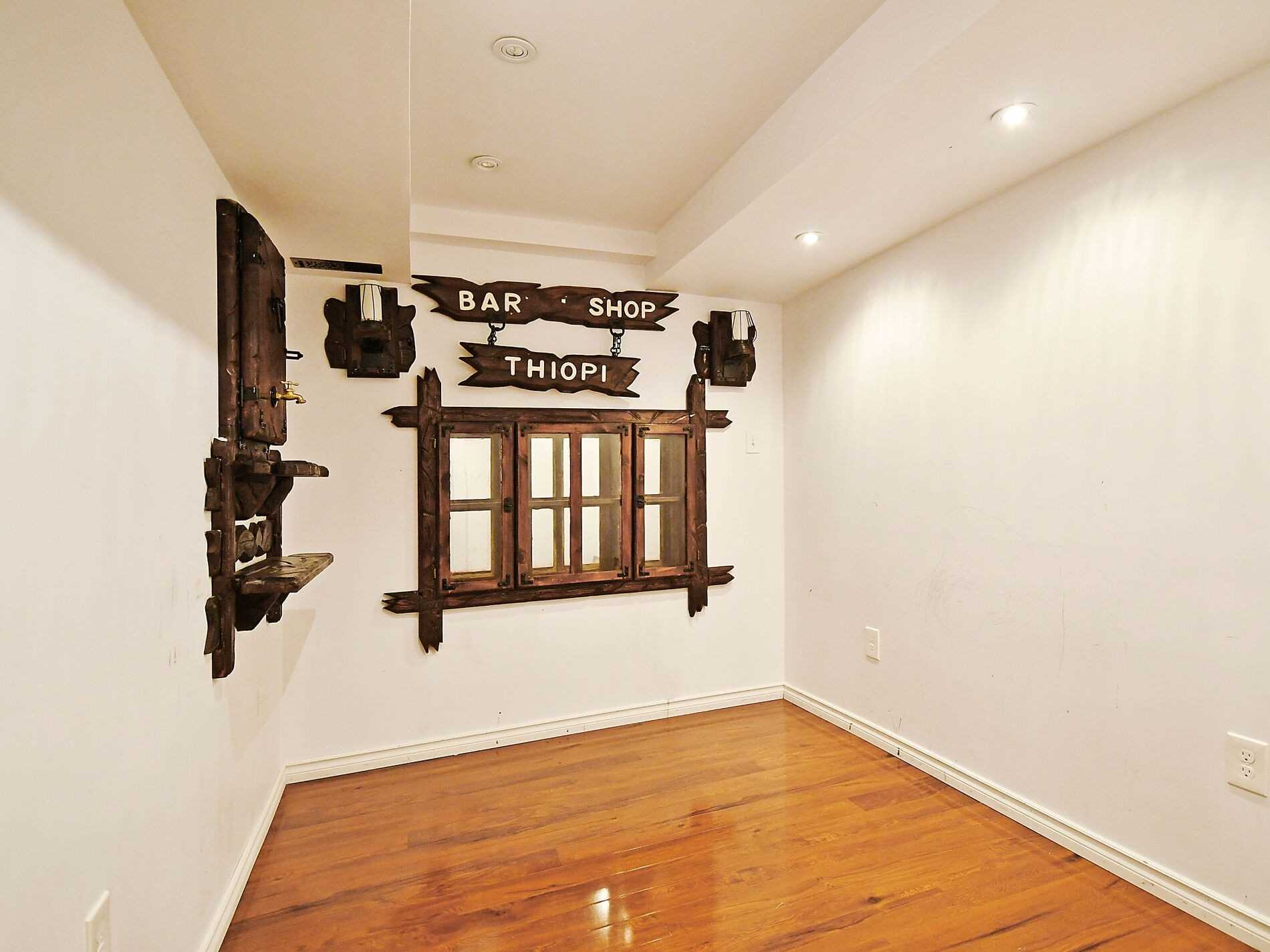 82 Trowbridge Street