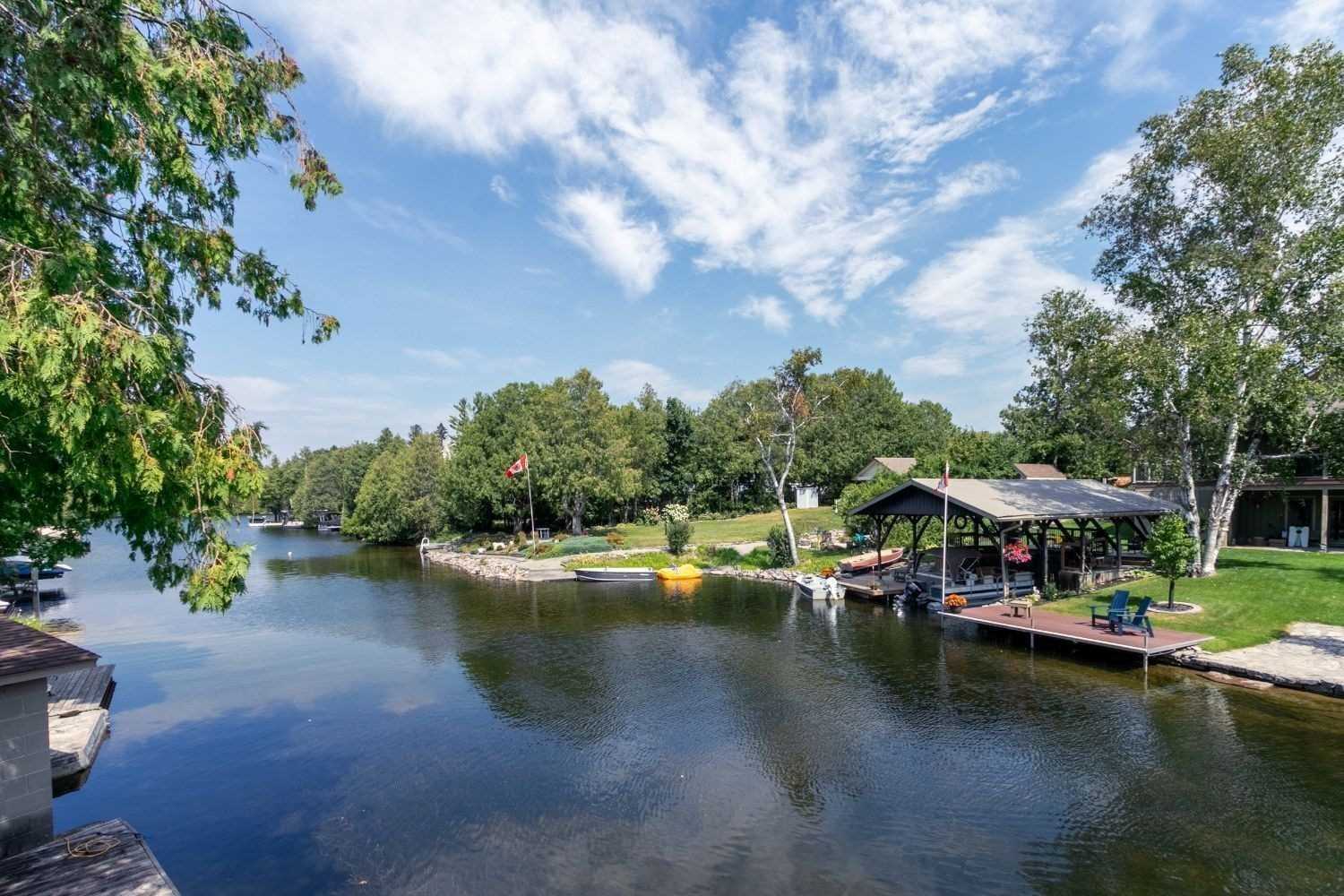 60 River Dr