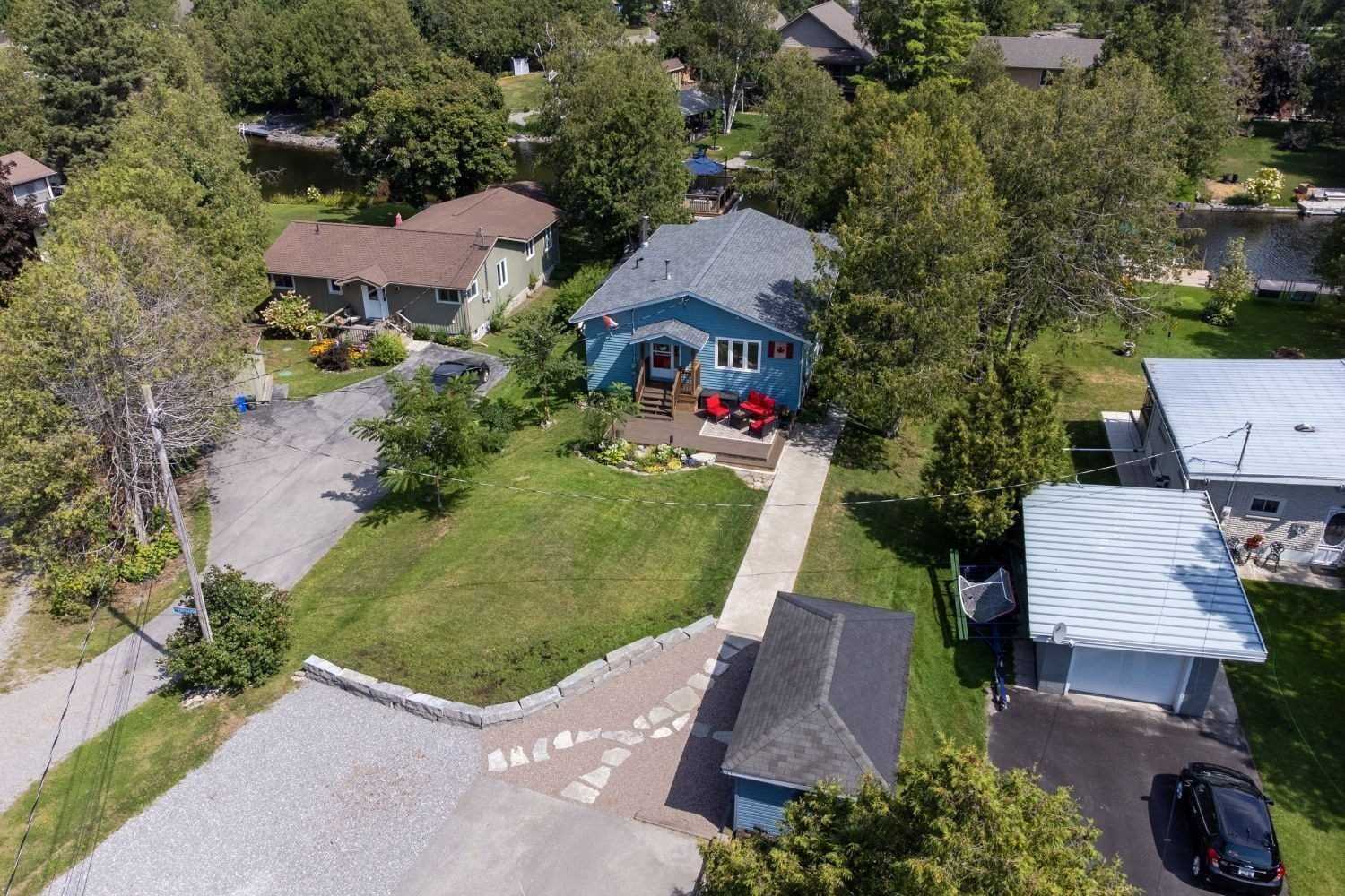 60 River Dr