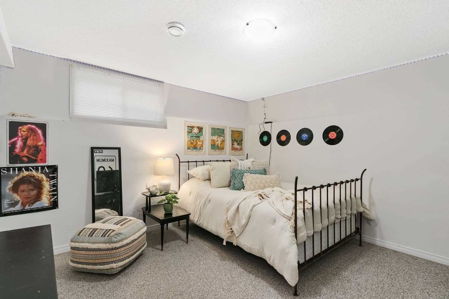 60 River Dr