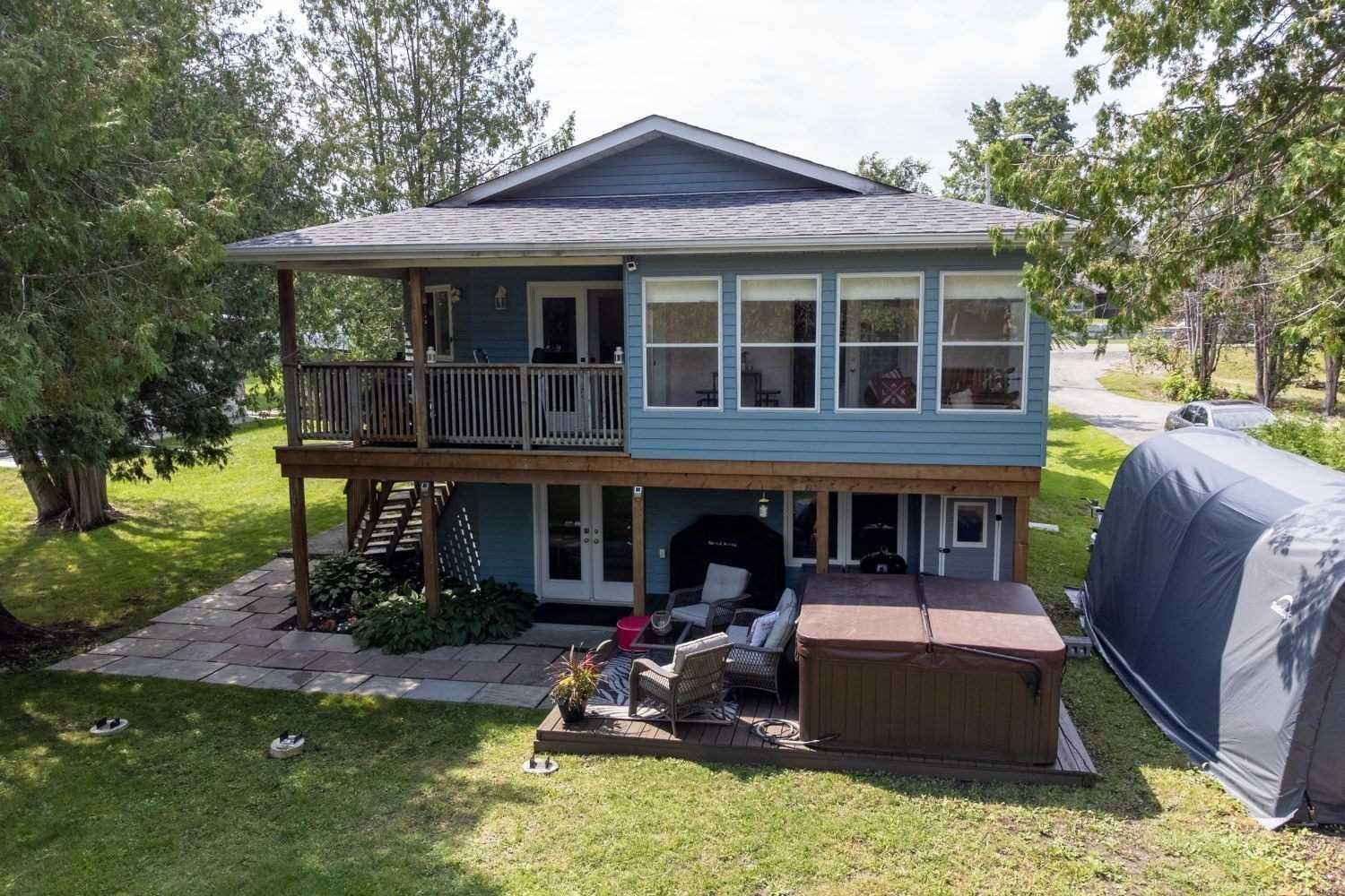 60 River Dr