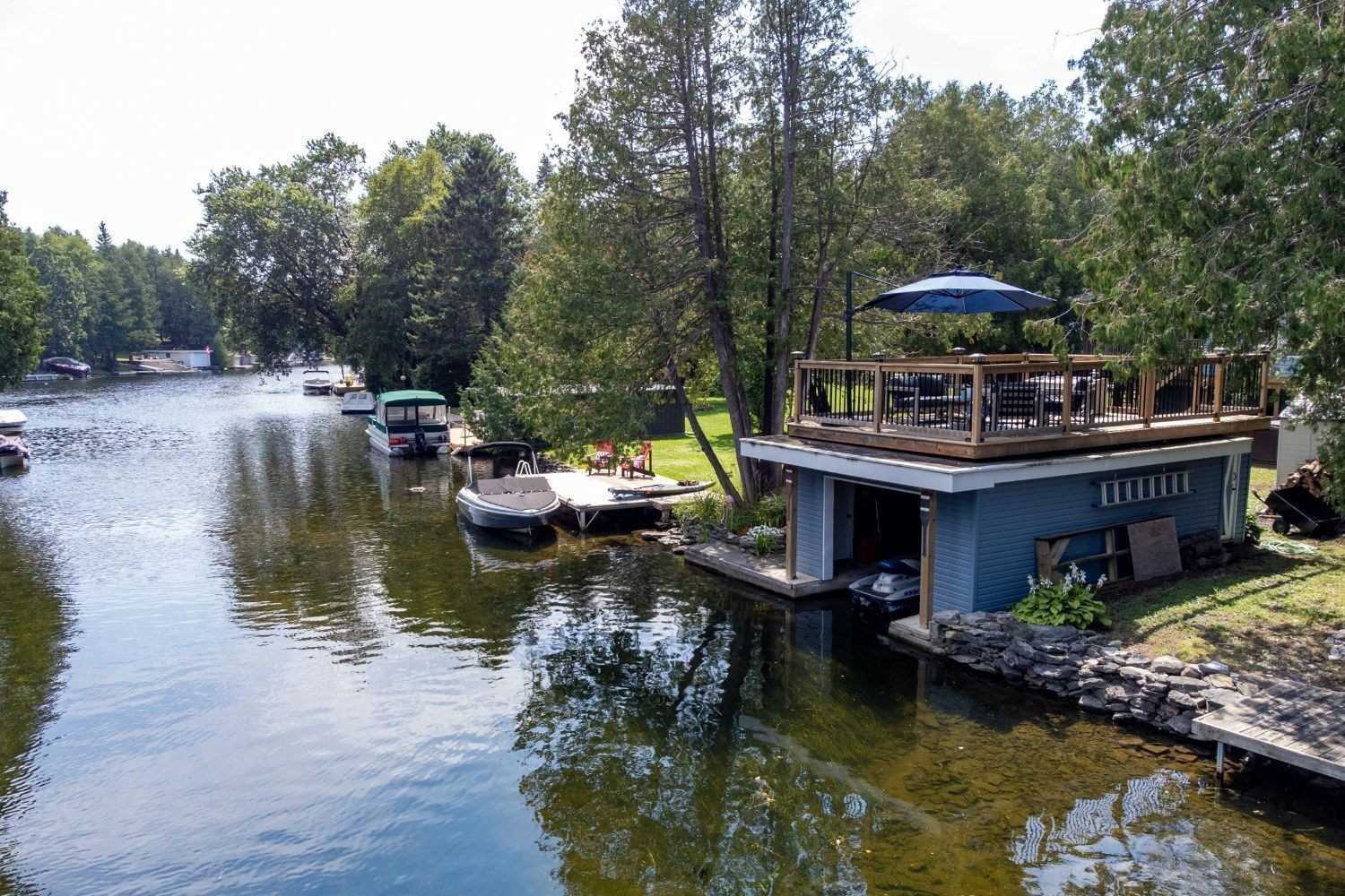 60 River Dr